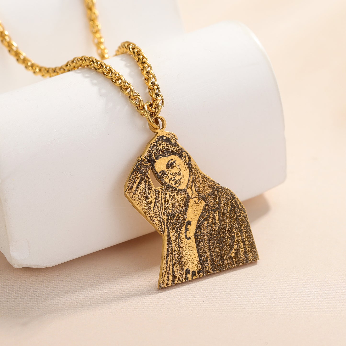 Engrave Family Picture Necklace